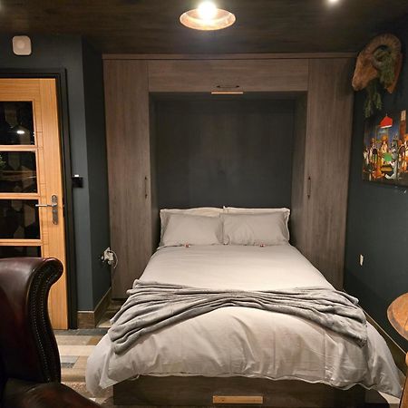 The Pub - Unique & Authentic Experience - Free Parking!, 5 Minutes From Airbus And The Mall Cribbs Бристоль Экстерьер фото